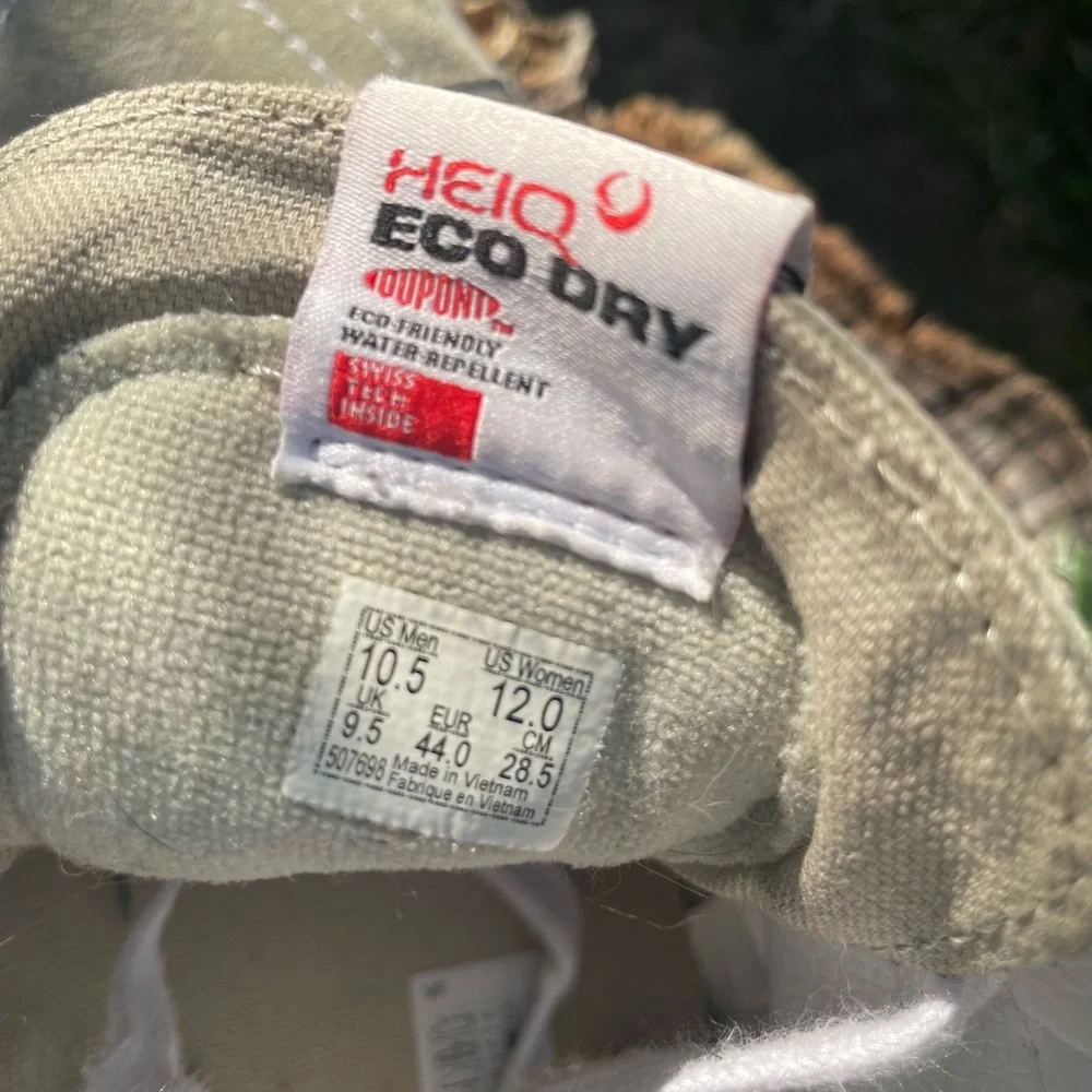 Vans - Picture 6 of 9